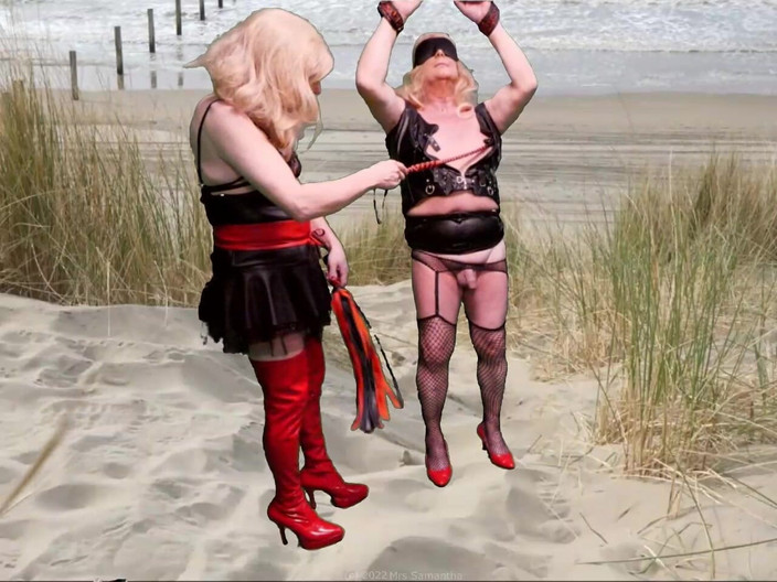 Mrs Samantha: Pani Samantha karze swoją niewolnicę Tgirl Marina dobrym lanie i...