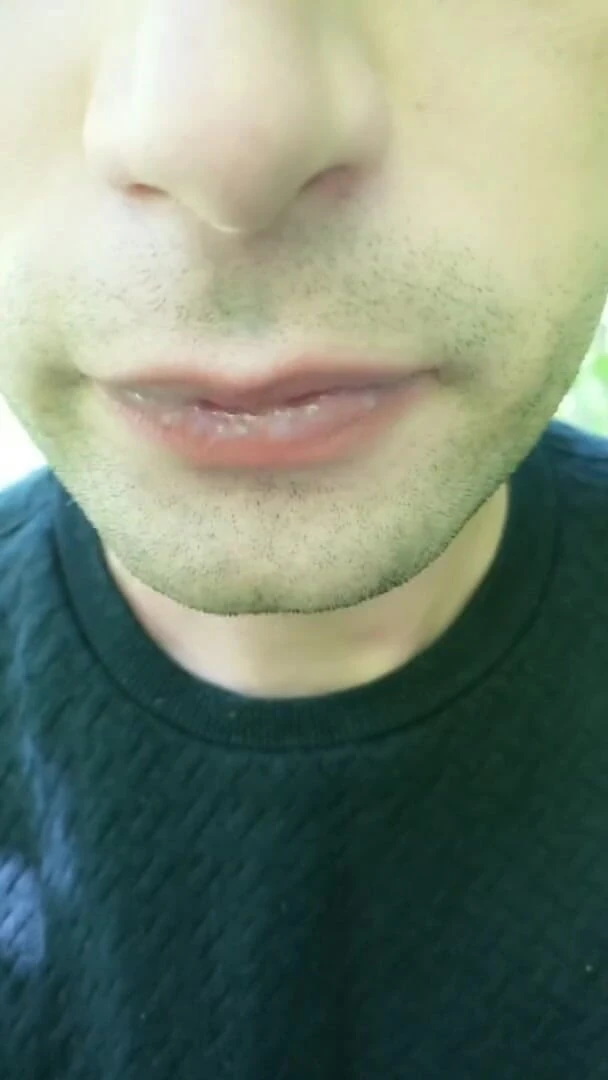 Idmir Sugary: Montrant une dose de sperme dans la bouche et avalant -...