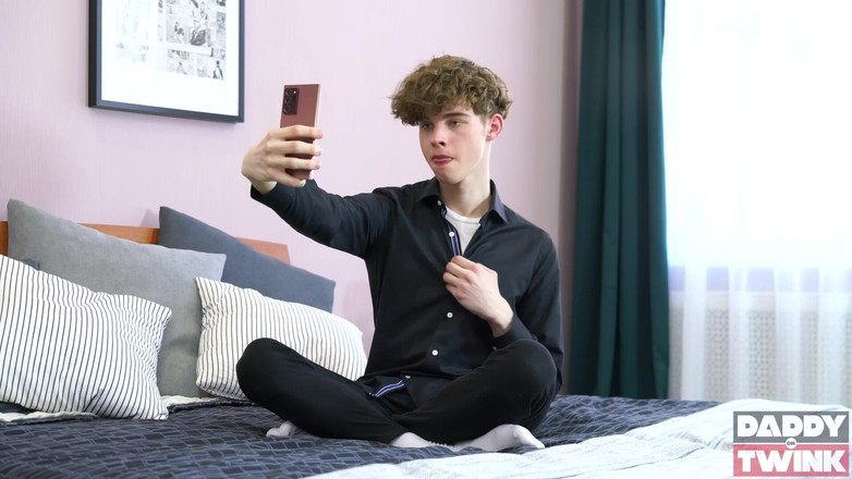 DaddyOnTwink: Daddyontwink Süßer Twink Nick Moon wird von Oostery Osten gefickt