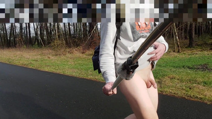 jurek nude: În aer liber, plimbare goală în pădure