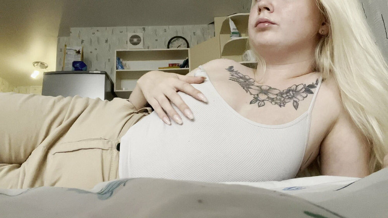 Ku_vadik: 玩弄我的微胖阴户