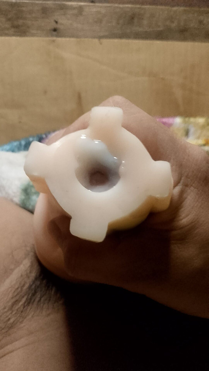 Boylove683: Mit spielzeug