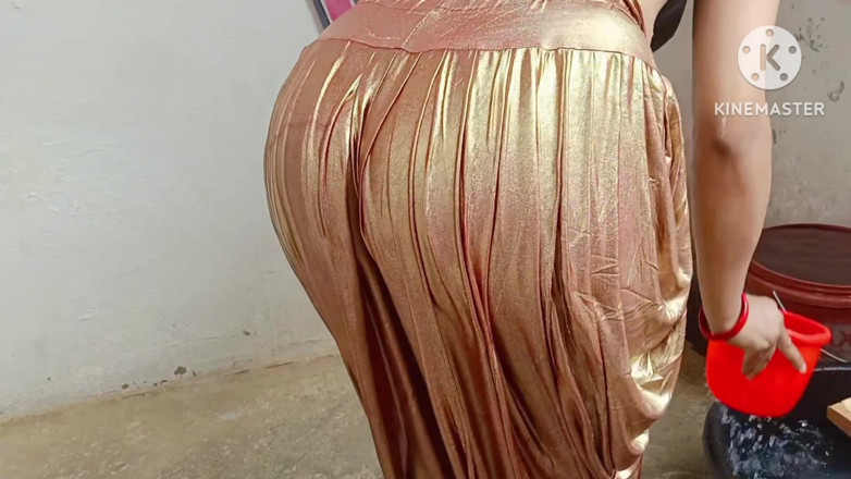 Ankurpriya000: Como Bhabhi está se vestindo para sua amiga, meia-irmã romântica...