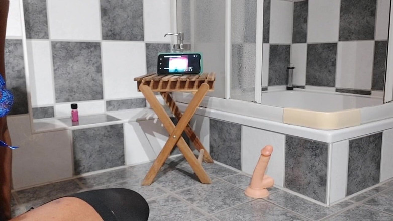 Milah CrossxxX: Diminyaki aku ngentot pantatku bagian 2