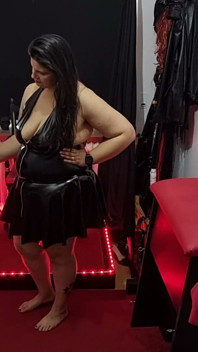 Curvy Latex Mistress Clamps and Dilates Masked Slave