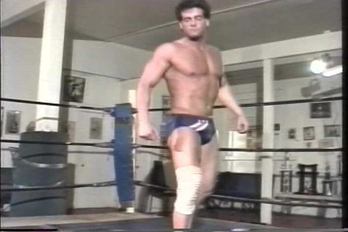 Gaylicious: Muscular Pretty Boy Gets Ass Stretched in Wrestling Ring