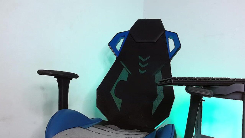 Aline Costa: Mângâindu-i burtica în timp ce te făcea să-i miroși picioarele transpirate