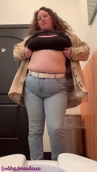 Fat Pussy Peeing in Public Toilets