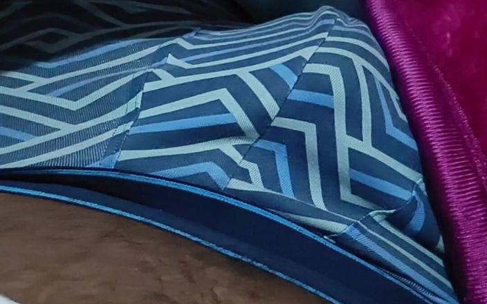 Hardfun: Indický desi chlapec brzy ráno masturbace na posteli, romantická tvrdá...