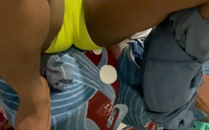 Desi girl riya: Une étudiante mallu vierge essaye le sexe pour la première fois