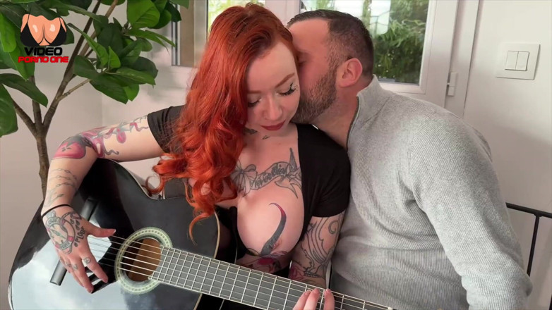 Video Porno One: Müzik öğretmenimden gelen tüm bilgileri yuttum!