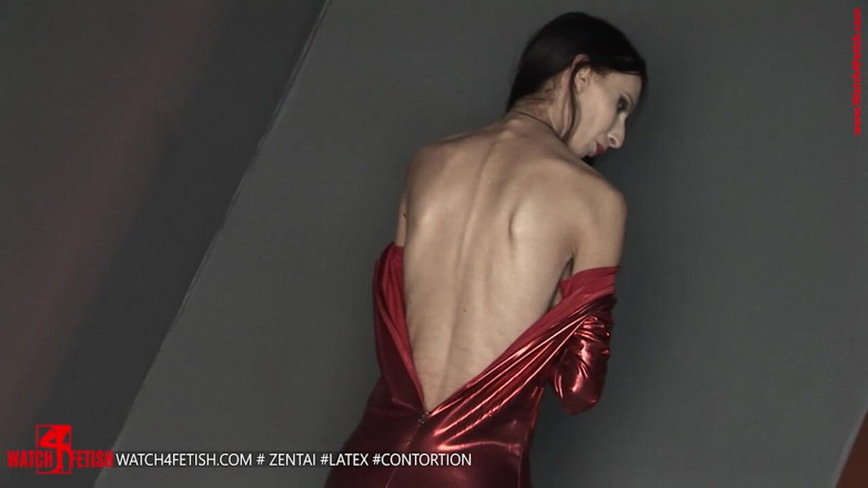 Giant Fem: Svlékání v kombinéze Zentai