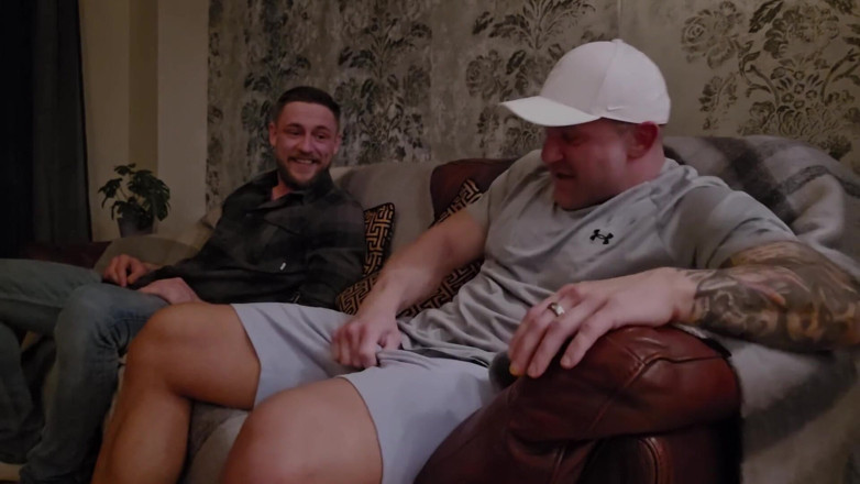 Troy White UK: Гей матуся смокче мій великий прямий член!