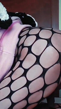Trans dziewczyna niszczy sobie odbyt ogromnym smoczym dildo