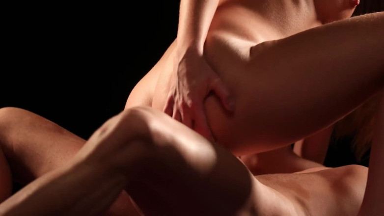 EroticEntertainment.Club: Пробуя самые безумные секс-позы