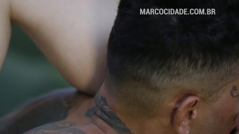 Docedeleite: 艺术老师勾引学生和模特