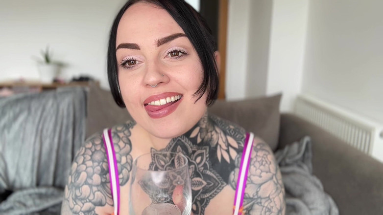 Miss Valentina: Spuug teef aperitief