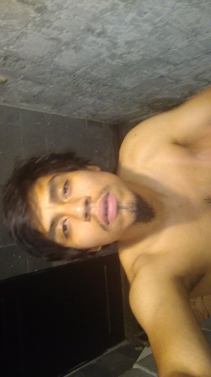 AlexAlejandro13: Memekku dientot habis-habisan sampai kencing di kamar mandi!