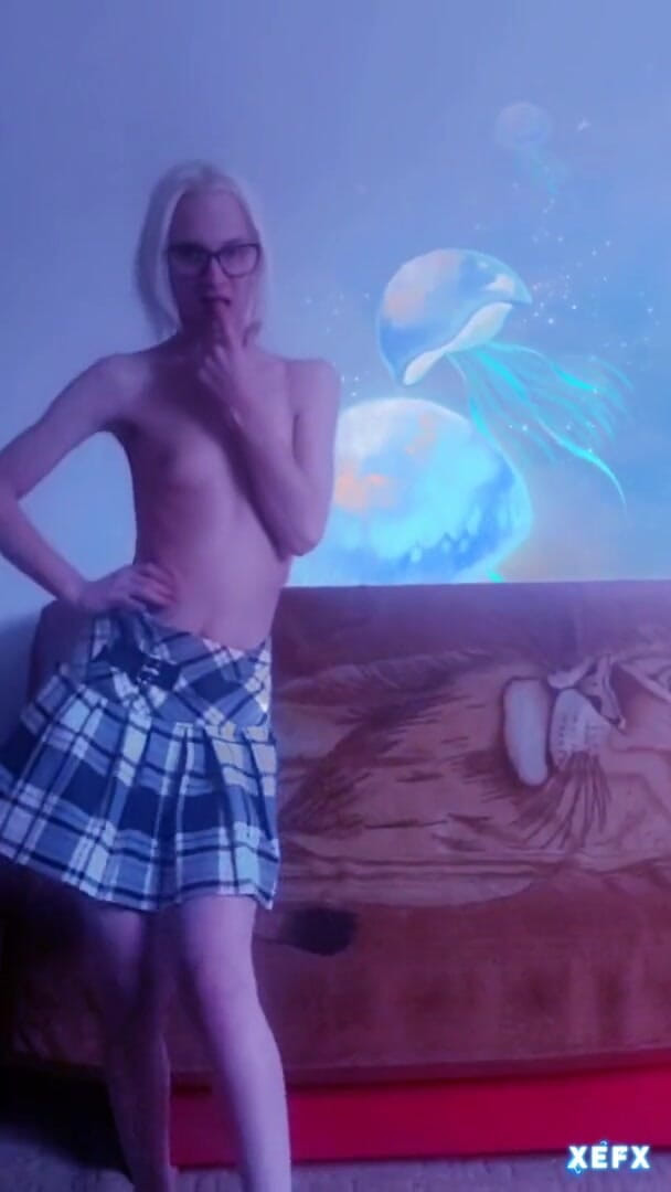 Wet Pussy Fuck: Poolse tiener striptease seksdans
