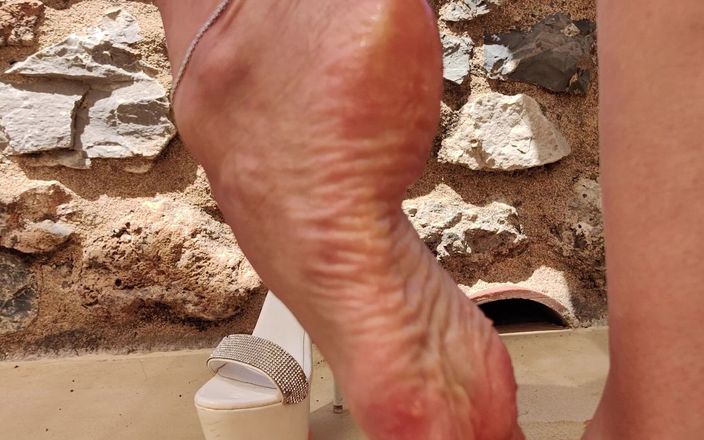 Goddess Lena: Pure Crushing - phá hủy bên dưới đôi giày cao gót của...