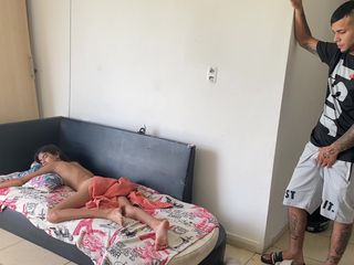 SaritaHott: Jag tycker att min styvsyster vilar och jag tar chansen...