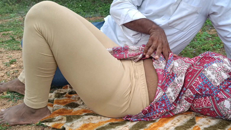 Laxi ammu: Outdoor Hot Fucking Romance