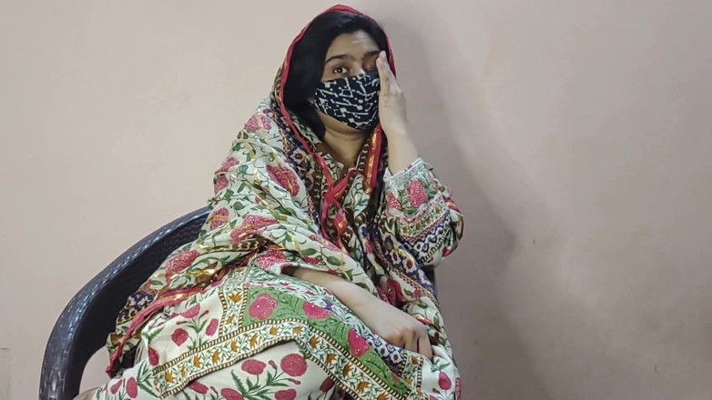 Faryal: Bari Baji Ne Di Chote Bhai Apni Chut-clear hindi Konversation