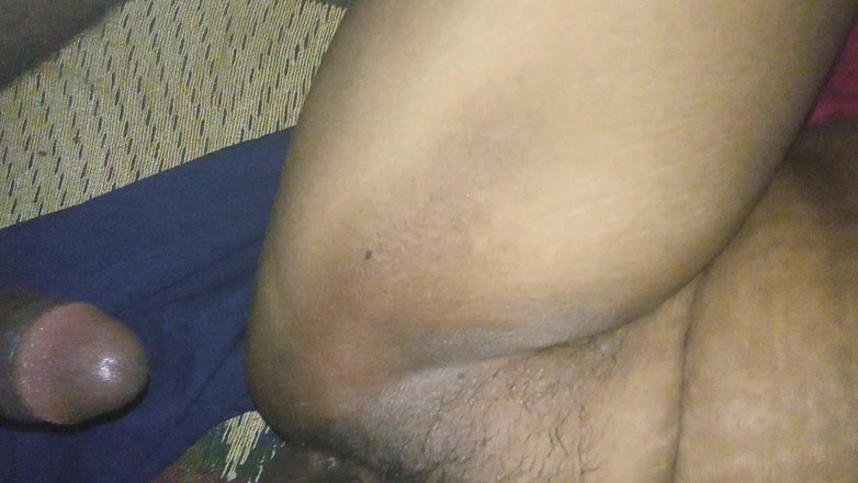 Raja puja: Peituda indiana bengali bhabhi dardos falando e fodendo de quatro...