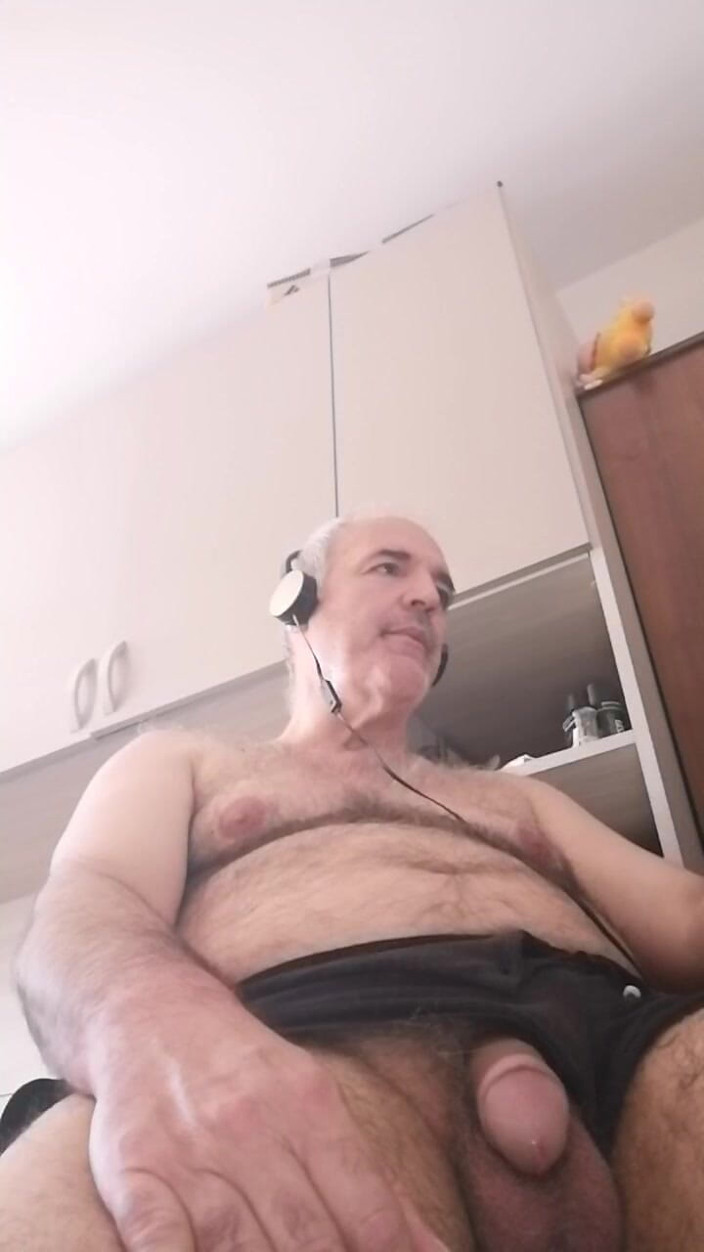 Setesesso7: Porno film izlerken domuz gibi zevk alarak sert aletimi mastürbasyon...