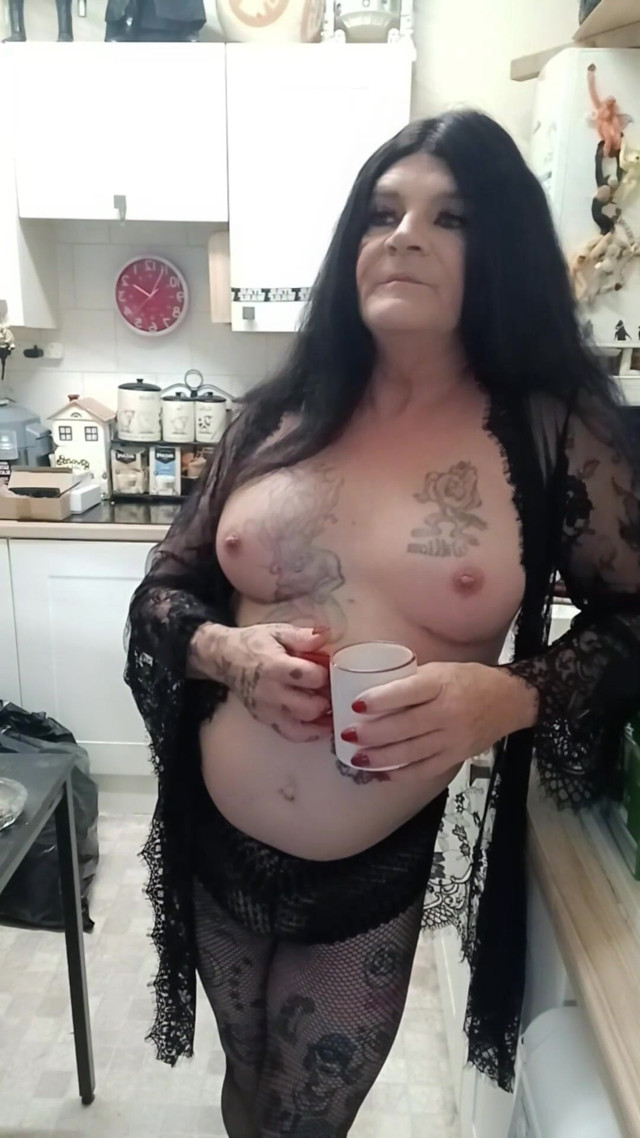 Intro Me Gloria (Gloria Hesafan)