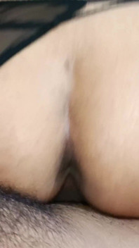 Mergokin adik tiriku lagi fingering memeknya sebelum ngentot memeknya habis-habisan