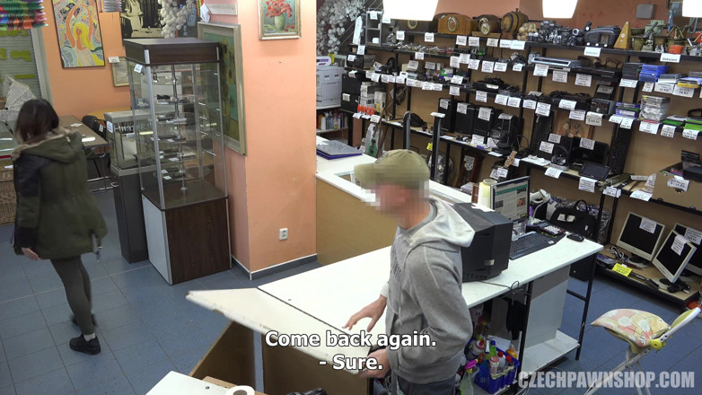 Czech Pawn Shop: Czech Pawn Shop 1: the Woman with the Handbag Likes to...