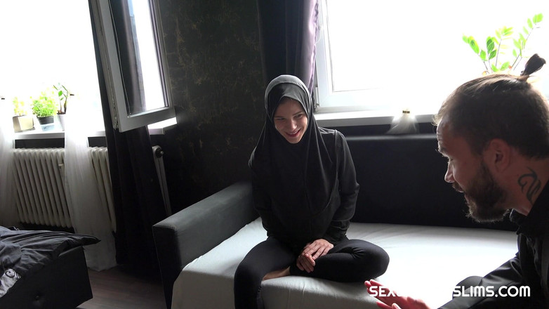 PornCZ: ムスリムのビッチ、サラ・ケイが弁護士に手を出した
