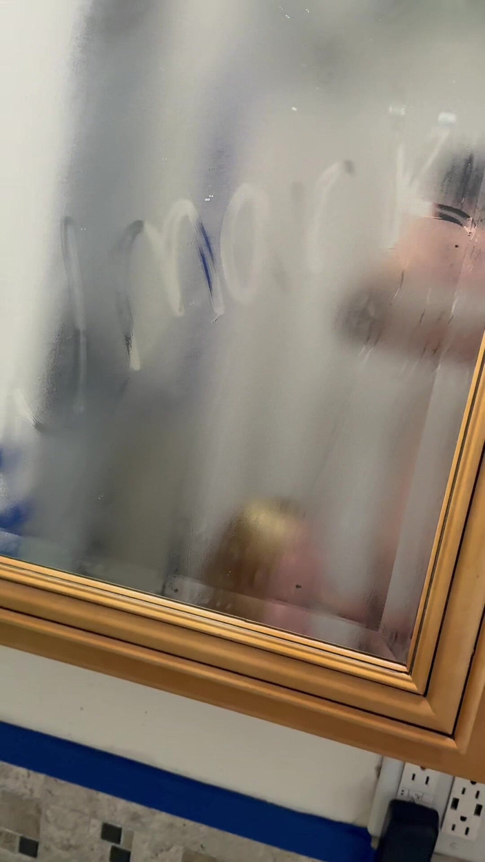 Jaycee starr: Ngentot diam-diam di kamar mandi