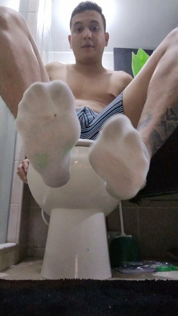 Tomas Styl: Kaus kaki di kamar mandi