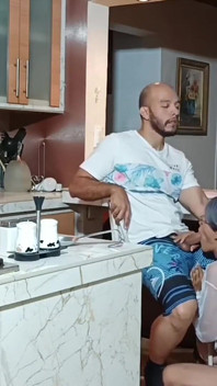 Mengongkek adik tiri saya dengan baik selepas hari yang sangat panjang - lucah dalam bahasa Sepanyol