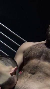 Duex Big Cocks Трахни його