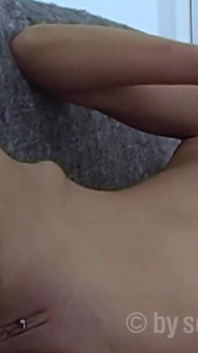 कामोत्तेजक milf(चोदने लायक मम्मी) patcy मूत रही है