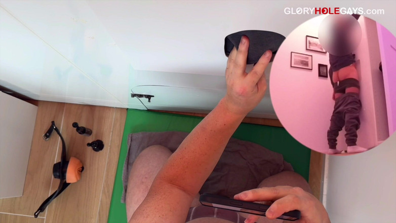 GLORYHOLEGAYS: Kontol straight di gloryhole - pantat bahenol cowok ini dicrot sperma...