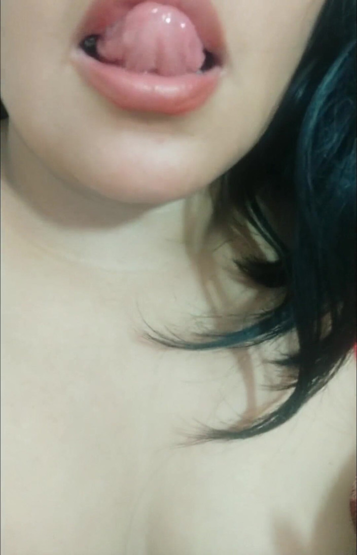 Carla Villalobos: 나는 Totto의 창녀야, 내 가상 연인