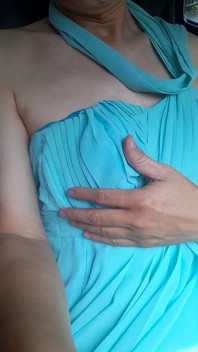Sperma trägt blaues chiffon-kleid mit Satinfutter