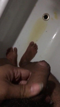 バスタブでおしっこをすること
