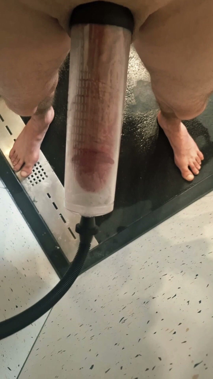 Spacey Dimka: Playing with the Pump