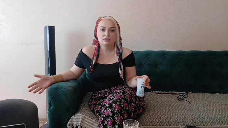 Gunes_Toprak: Headscarf-wearing Woman Cheated on Her Husband