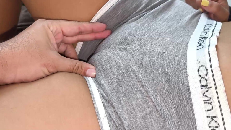 SENSESEX: Ma belle-mère me montre son cameltoe et me dit de...