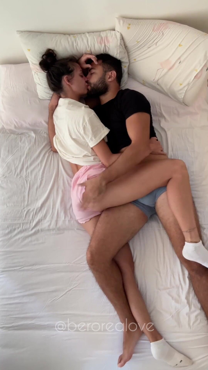 berorealove: Her şeyin ıslanmış olduğunu hissediyorum