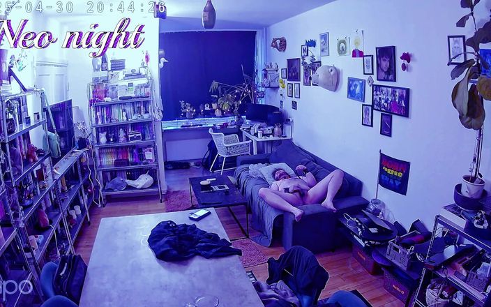 Neo Night Time: 变性人手淫