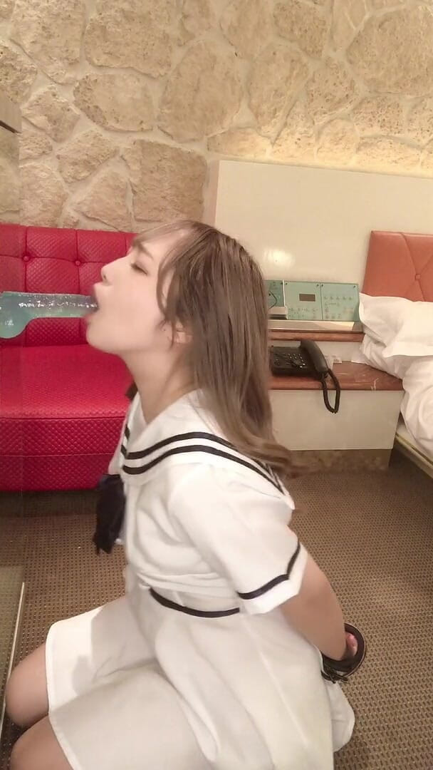 MilkyUni: 딜도 대물 빠른 오럴
