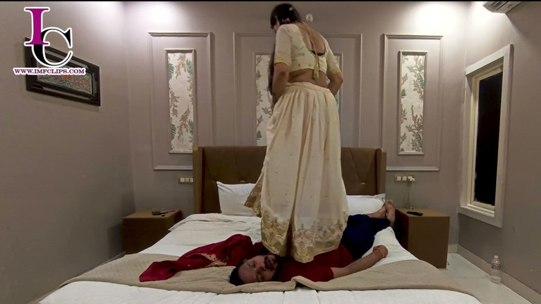 Indian mistress femdom studio: Bewde Pati Ki Kutaai av Shivani