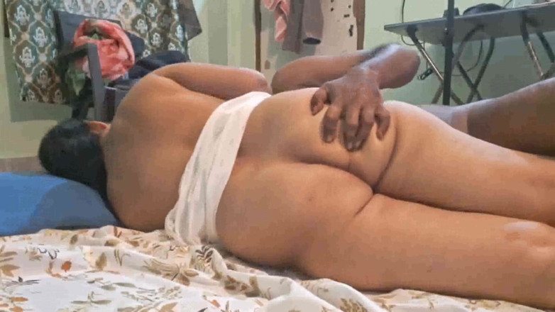 Sexy sindu: Seksi orta yaşlı seksi kadın sert seks için çaresiz